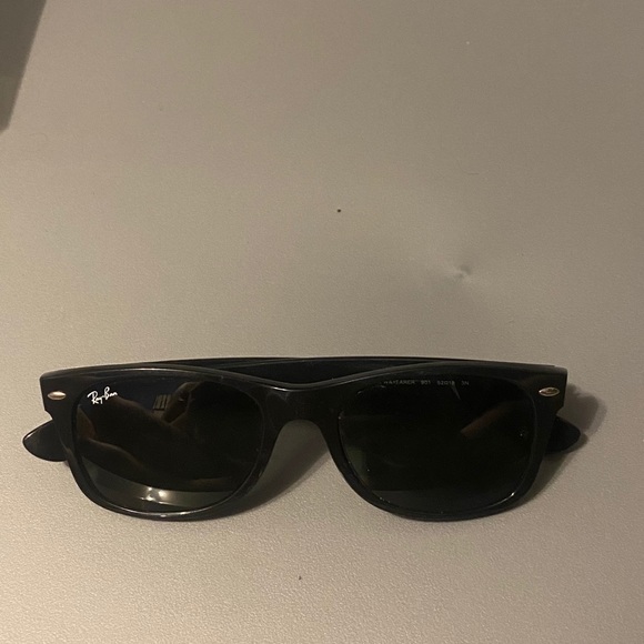 Ray-Ban New Wayfarer Sunglasses - Picture 1 of 2